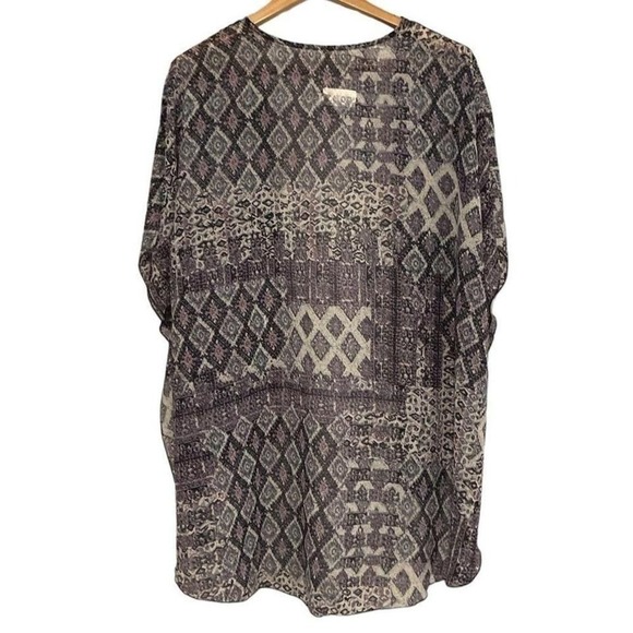 Truth‎ cover up size L - Picture 3 of 3